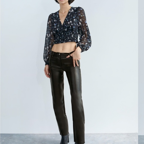 Aritzia Pants - Aritzia Melina Low Rise Pants